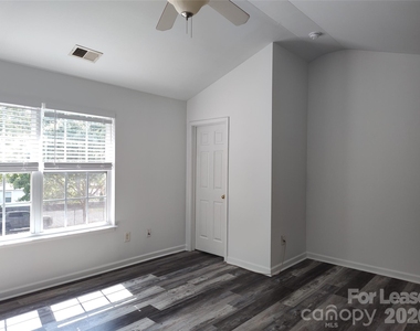 8745 Wandering Creek Way - Photo Thumbnail 12
