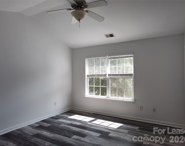 8745 Wandering Creek Way - Photo Thumbnail 20