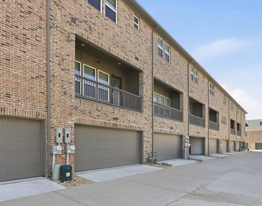 695 Vista Del Lago Drive - Photo Thumbnail 19