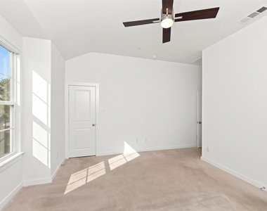 695 Vista Del Lago Drive - Photo Thumbnail 18