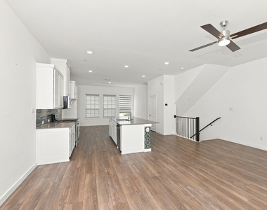 695 Vista Del Lago Drive - Photo Thumbnail 11