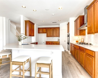11457 La Cantera Trail - Photo Thumbnail 2