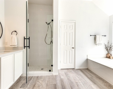 11457 La Cantera Trail - Photo Thumbnail 10