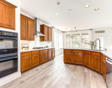 11457 La Cantera Trail - Photo Thumbnail 1