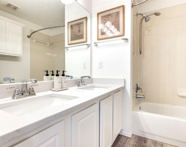 11457 La Cantera Trail - Photo Thumbnail 16