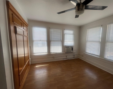 4033 Cole Avenue - Photo Thumbnail 1