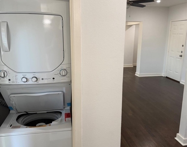 3929 Gilbert Avenue - Photo Thumbnail 6