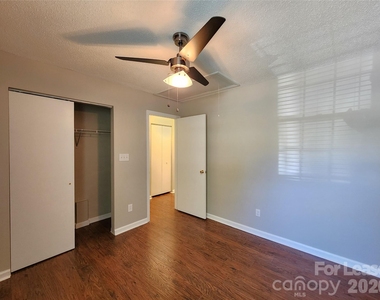 3058 Champion Lane Sw - Photo Thumbnail 11