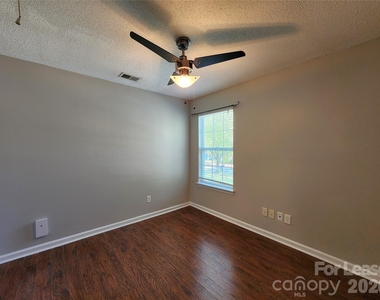 3058 Champion Lane Sw - Photo Thumbnail 10