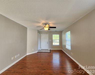 3058 Champion Lane Sw - Photo Thumbnail 1