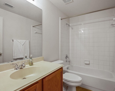3404 Oleander Drive - Photo Thumbnail 13