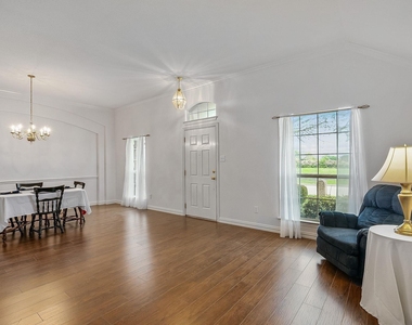 3404 Oleander Drive - Photo Thumbnail 2