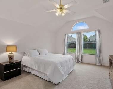 3404 Oleander Drive - Photo Thumbnail 9