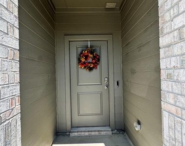 9428 Golden Tree - Photo Thumbnail 1