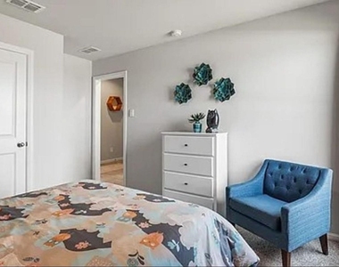 9428 Golden Tree - Photo Thumbnail 22