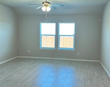 9428 Golden Tree - Photo Thumbnail 9