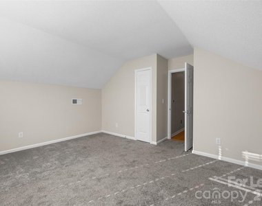 6102 Tesh Court - Photo Thumbnail 14