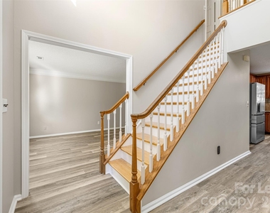 6102 Tesh Court - Photo Thumbnail 2