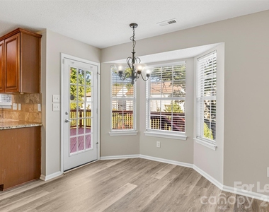 6102 Tesh Court - Photo Thumbnail 11