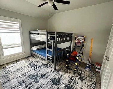 15009 Northview Drive - Photo Thumbnail 5