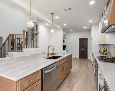 2706 Summerwood Court - Photo Thumbnail 21