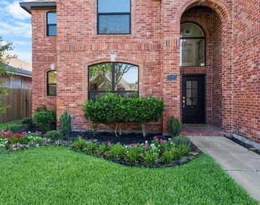 2706 Summerwood Court - Photo Thumbnail 7