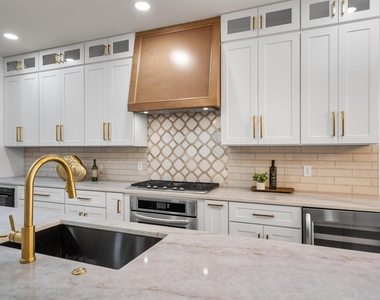 2706 Summerwood Court - Photo Thumbnail 20