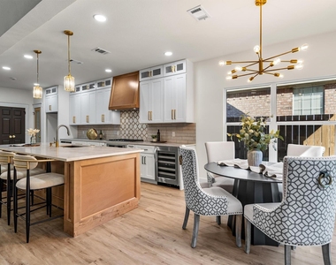 2706 Summerwood Court - Photo Thumbnail 17