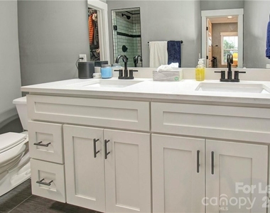 1416 Parkwood Avenue - Photo Thumbnail 13