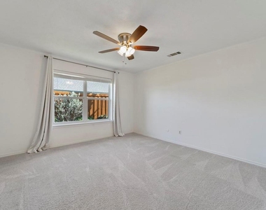 16353 Lauder Lane - Photo Thumbnail 32