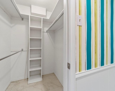 16353 Lauder Lane - Photo Thumbnail 35