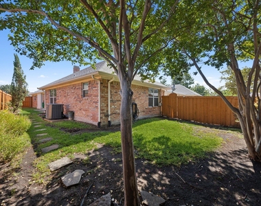 16353 Lauder Lane - Photo Thumbnail 11