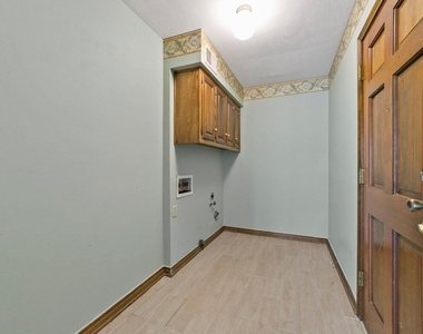 16353 Lauder Lane - Photo Thumbnail 29