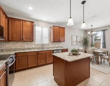 409 Mariscal Place - Photo Thumbnail 11