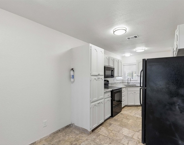 3307 Foxboro Drive - Photo Thumbnail 14
