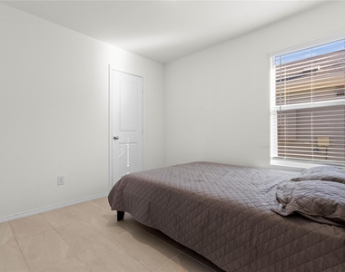 451 Eagle Wind Way - Photo Thumbnail 13