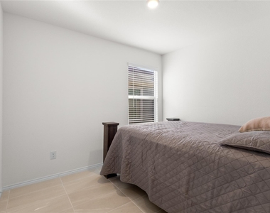 451 Eagle Wind Way - Photo Thumbnail 10
