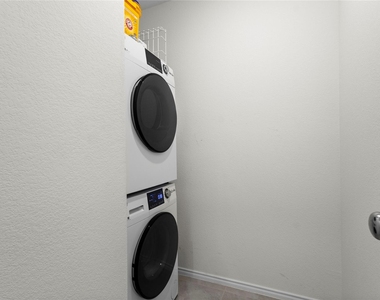 451 Eagle Wind Way - Photo Thumbnail 14