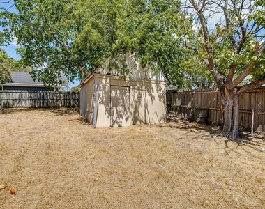 913 Jameson Street - Photo Thumbnail 31