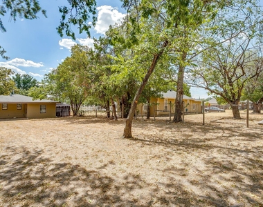 913 Jameson Street - Photo Thumbnail 34