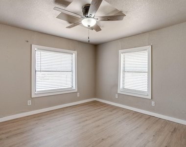 913 Jameson Street - Photo Thumbnail 17
