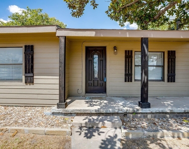 913 Jameson Street - Photo Thumbnail 2