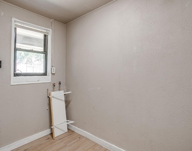 913 Jameson Street - Photo Thumbnail 27