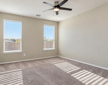 3211 Buffalo Creek Circle - Photo Thumbnail 13