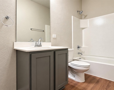 3211 Buffalo Creek Circle - Photo Thumbnail 12