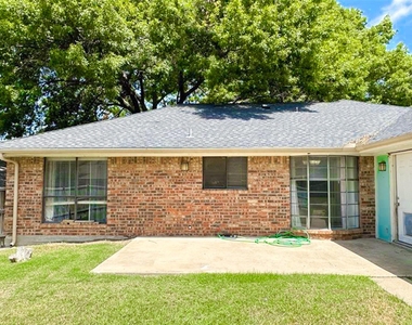 407 Shoretrail Drive - Photo Thumbnail 15