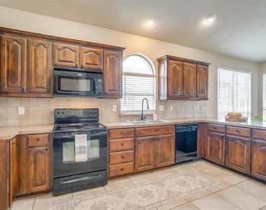 1136 Roping Reins Way - Photo Thumbnail 6