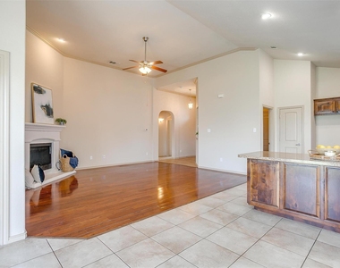 1136 Roping Reins Way - Photo Thumbnail 10