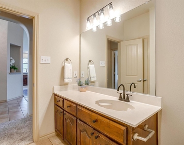 1136 Roping Reins Way - Photo Thumbnail 20
