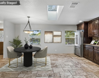 921 Harvest Glen Drive - Photo Thumbnail 4